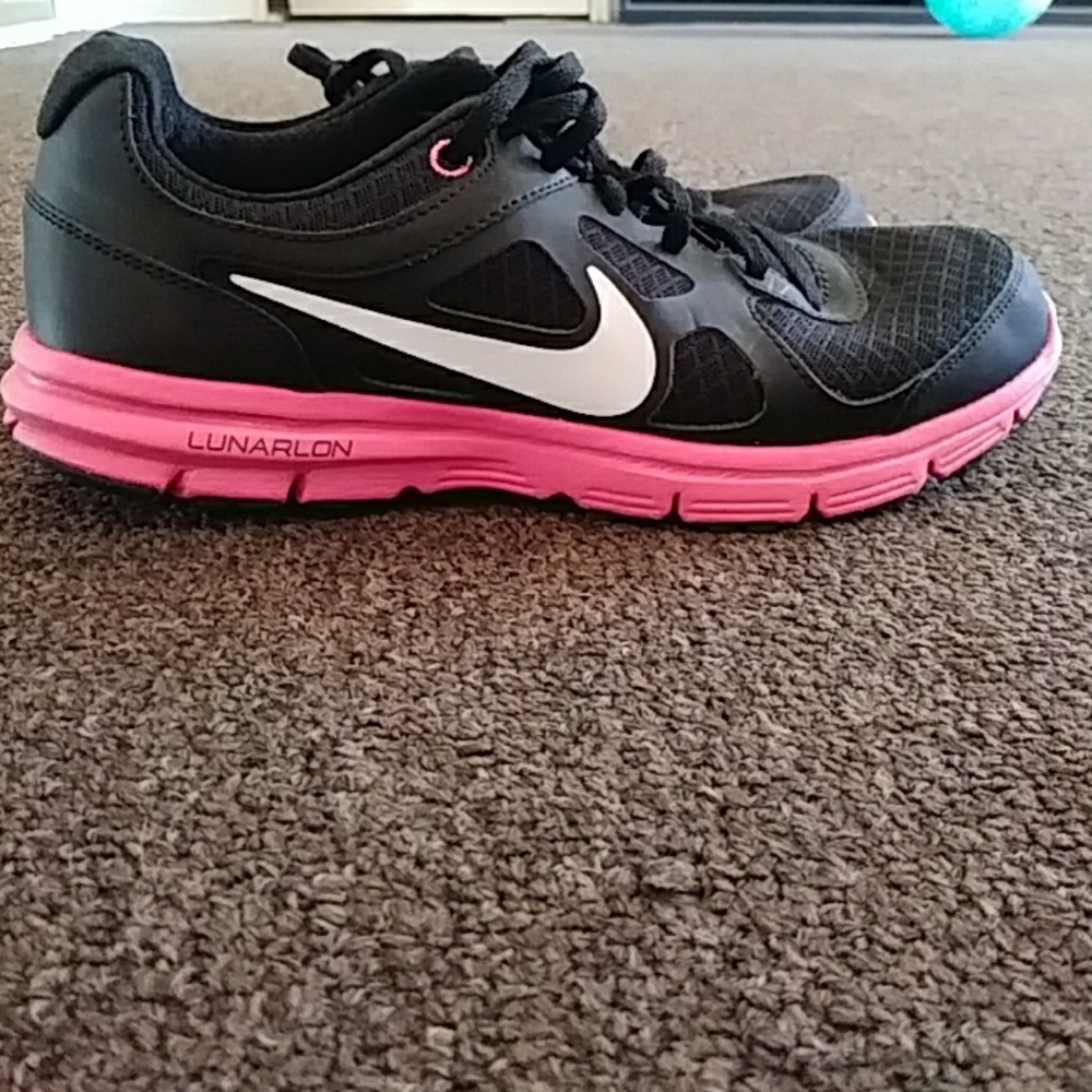 Nike Lunarlon woman's tennis shoes